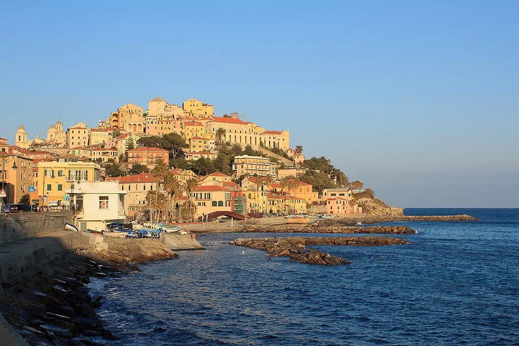 Casa Carducci - Spacious Historical Home Close To The Beach Imperia Italy